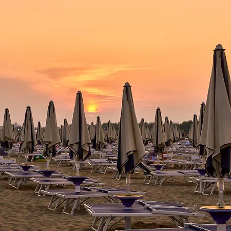 Διαμέρισμα Comfortable Flat With Terrace 100m From The