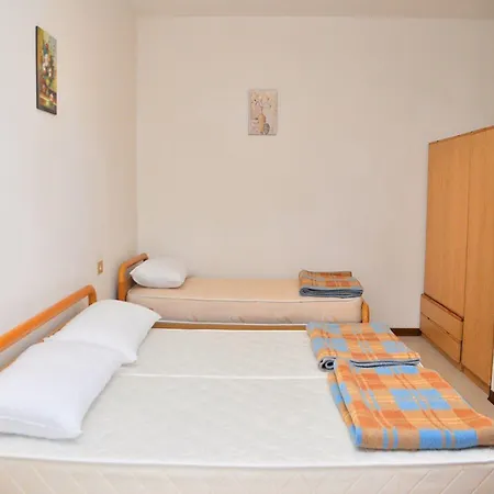 Comfortable Flat With Terrace 100m From The * 比比翁
