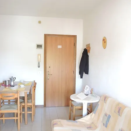 Comfortable Flat With Terrace 100m From The Διαμέρισμα *